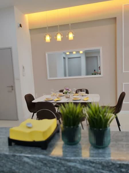 Service Residence for Rent at Sapphire Paradigm - Eric Lim - Dining Room - PropertyGuru.com.my