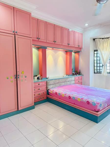 Taman Sri Putri untuk Untuk Dijual - RM 760,000, Mac 2026 - Bedroom - PropertyGuru.com.my