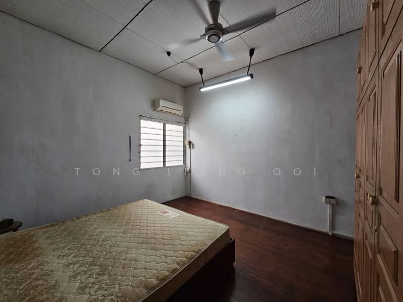 2 Storey Terrace Taman Jalan Goh Guan Ho Georgetown Jelutong House For Sale untuk Untuk Dijual - RM 1,000,000, Mac 2026 - Bedroom - PropertyGuru.com.my