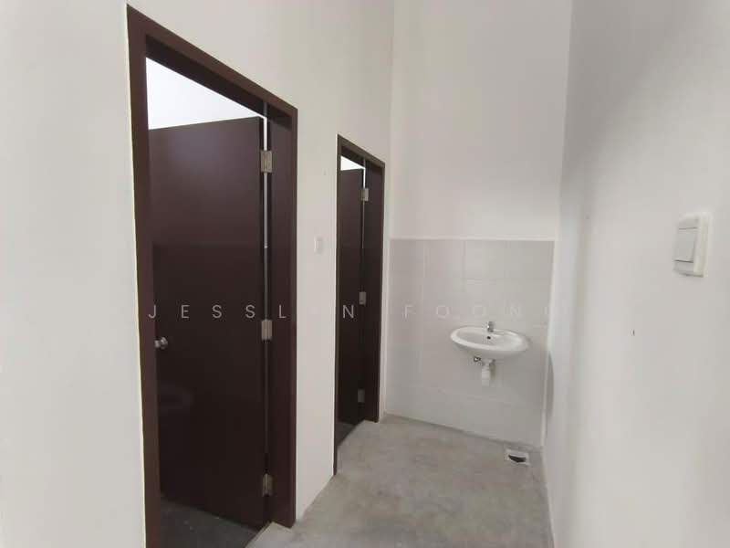 Shop for Rent in Kota Masai (Pasir Gudang) - Jesslyn Foong - Bathroom - PropertyGuru.com.my