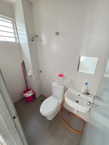 2-storey Terraced House for Sale in Rawang (Selangor) - Katherine Leong - Bathroom - PropertyGuru.com.my