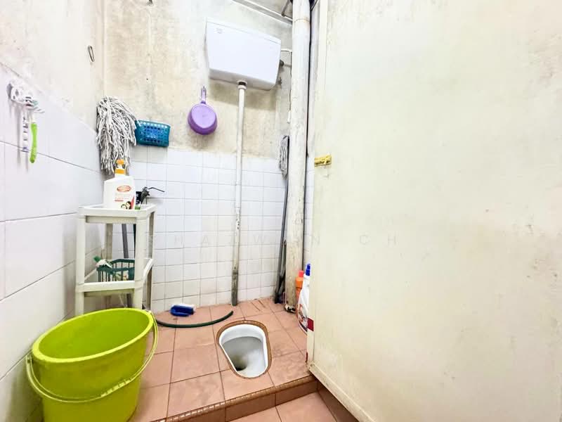 End Lot Double Storey Terrace Taman Sri Ampang Selangor untuk Untuk Dijual - RM 390,000, Mac 2026 - Bathroom - PropertyGuru.com.my