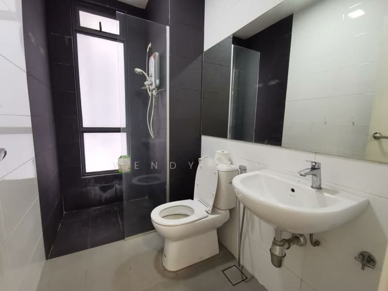 Utropolis Suites 2 untuk Untuk Disewa - RM 1,900 /bulan, Mac 2026 - Bathroom - PropertyGuru.com.my