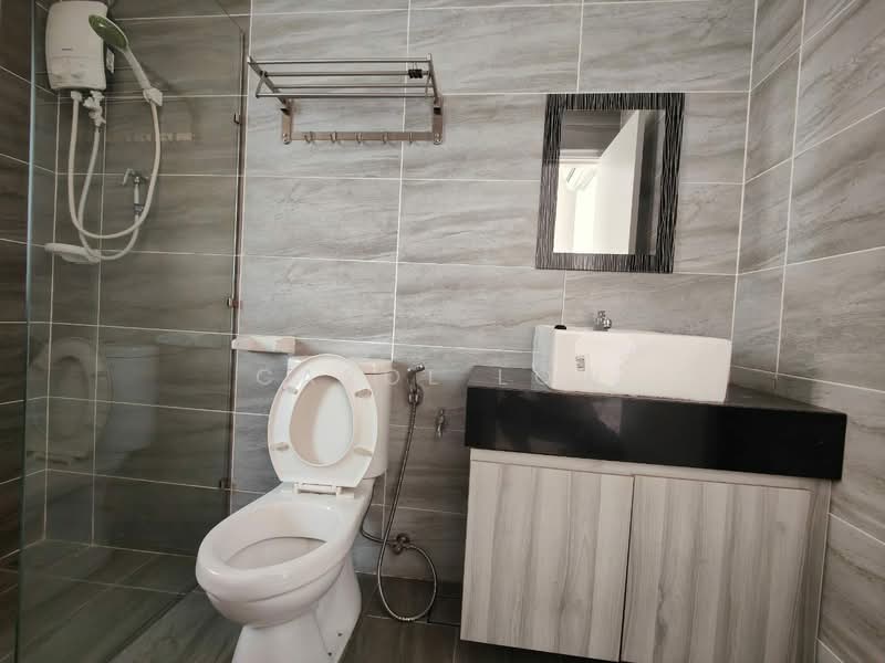 Service Residence for Sale at KSL Residence @ Daya - Carol Low - Bathroom - PropertyGuru.com.my