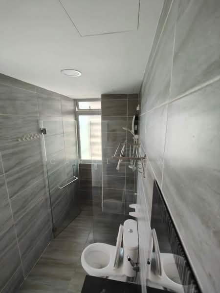 Service Residence for Sale at KSL Residence @ Daya - Carol Low - Bathroom - PropertyGuru.com.my