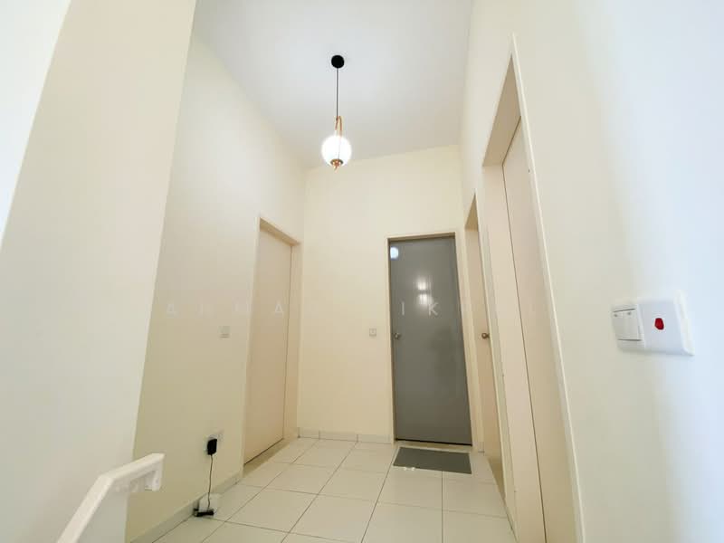 2-storey Terraced House for Sale in Puncak Alam (Selangor) - Ahmad Zikrul - Corridor - PropertyGuru.com.my