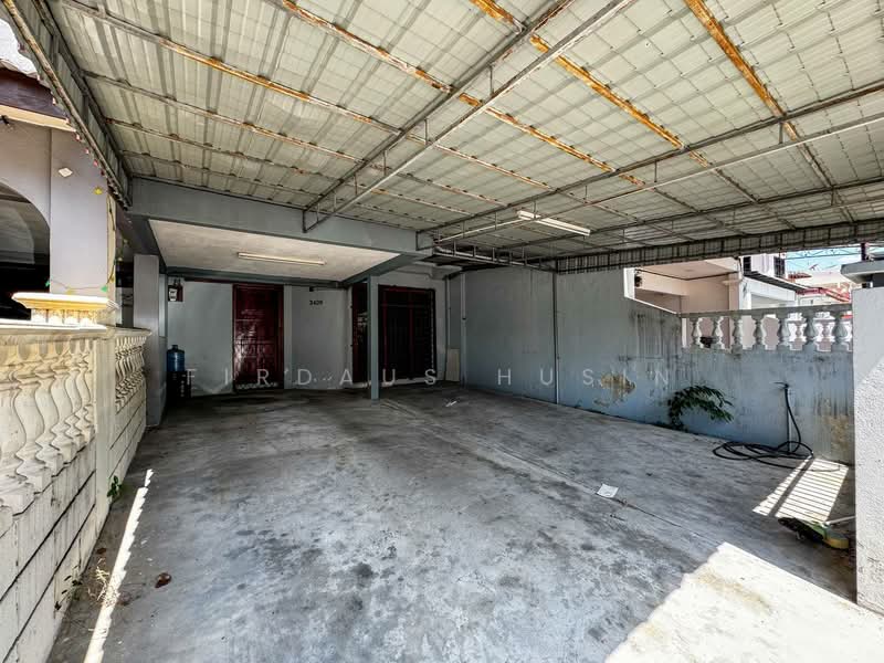 2-storey Terraced House for Sale in Taman Sri Serdang (Seri Kembangan) - Firdaus Husin - Exterior - PropertyGuru.com.my