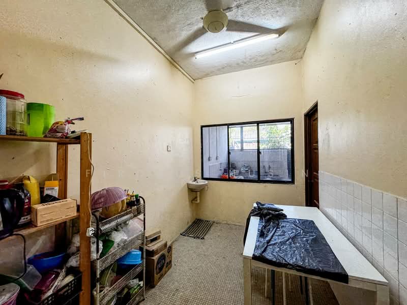 2-storey Terraced House for Sale in Taman Sri Serdang (Seri Kembangan) - Firdaus Husin - Kitchen - PropertyGuru.com.my