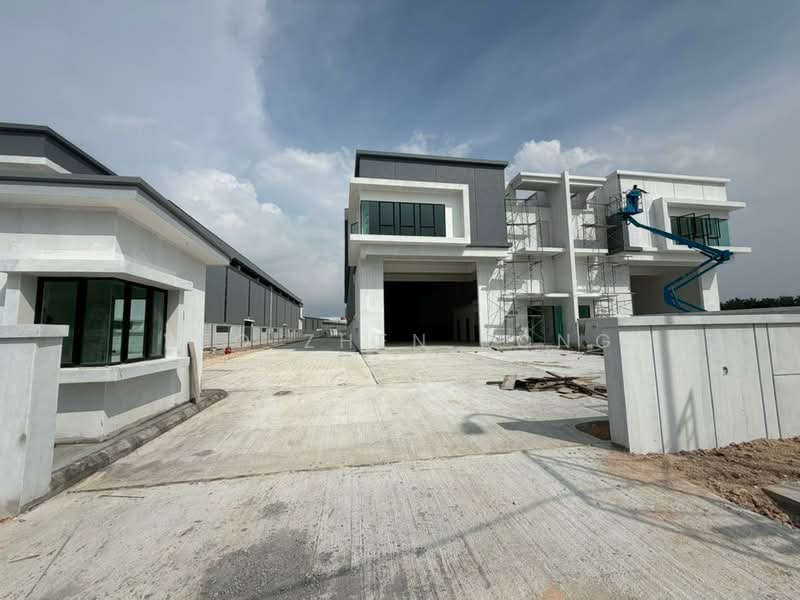 Semi-D Factory for Sale in Puncak Alam (Selangor) - YEO ZHEN RONG - Exterior - PropertyGuru.com.my