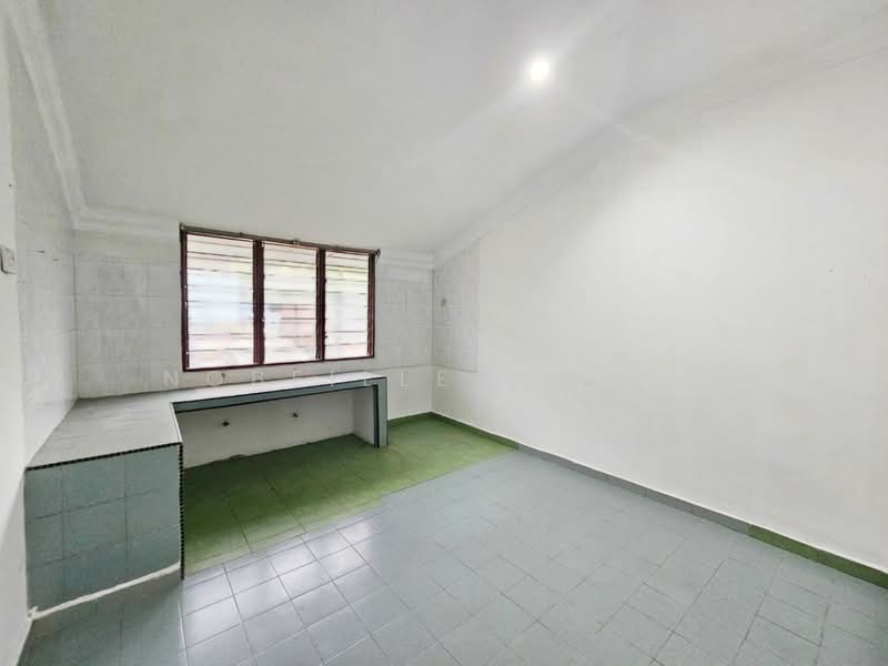 1.5-storey Terraced House for Sale in Taman Alam Megah (Shah Alam) - Nobeille Chung - Kitchen - PropertyGuru.com.my