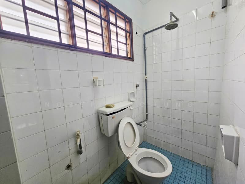 1.5-storey Terraced House for Sale in Taman Alam Megah (Shah Alam) - Nobeille Chung - Bathroom - PropertyGuru.com.my