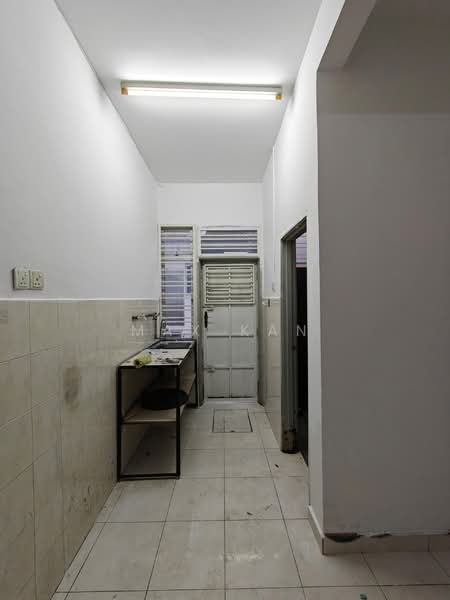 1-storey Terraced House for Sale in Taman Mount Austin (Tebrau) - Max Kan - Kitchen - PropertyGuru.com.my