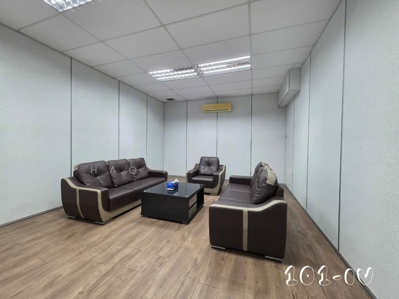 Semi-D Factory for Sale in Taman Perindustrian Air Hitam (Klang) - Hao Kai Khaw - Living Room - PropertyGuru.com.my