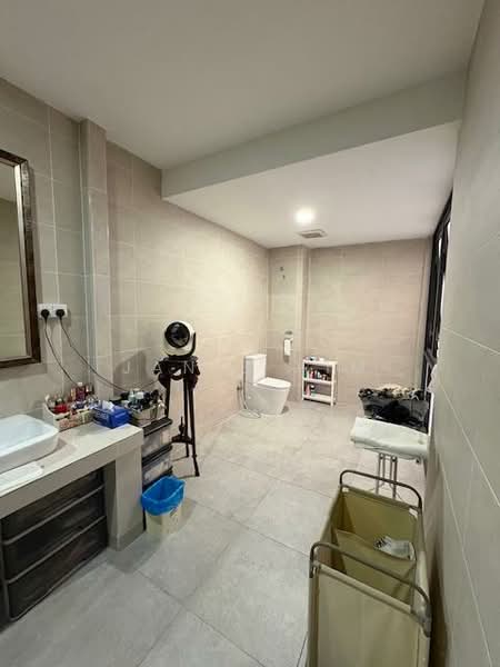 4-storey Terraced House for Sale in Damansara Perdana (Selangor) - Janis Yim - Bathroom - PropertyGuru.com.my