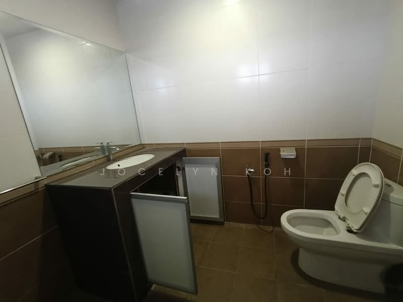 Apartment for Rent at Anjung Hijau (Greenfields) - Jocelyn Koh - Bathroom - PropertyGuru.com.my