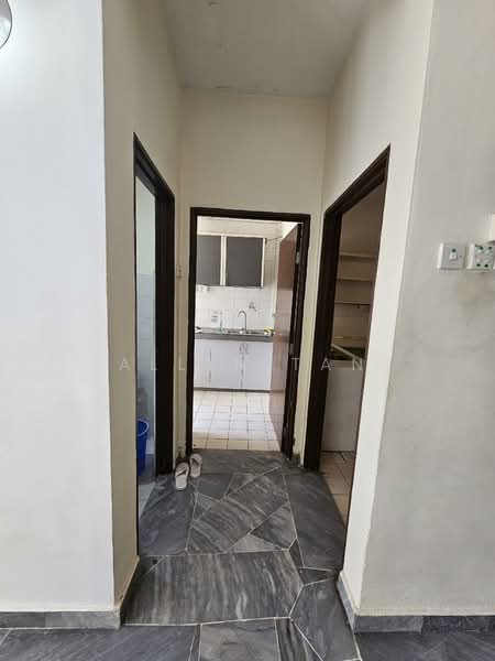 Bandar Utama 10 untuk Untuk Disewa - RM 2,900 /bulan, Mac 2026 - Kitchen - PropertyGuru.com.my