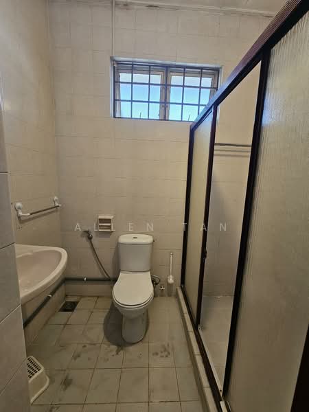 Bandar Utama 10 untuk Untuk Disewa - RM 2,900 /bulan, Mac 2026 - Bathroom - PropertyGuru.com.my