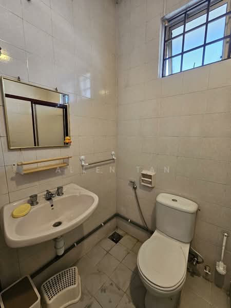 Bandar Utama 10 untuk Untuk Disewa - RM 2,900 /bulan, Mac 2026 - Bathroom - PropertyGuru.com.my