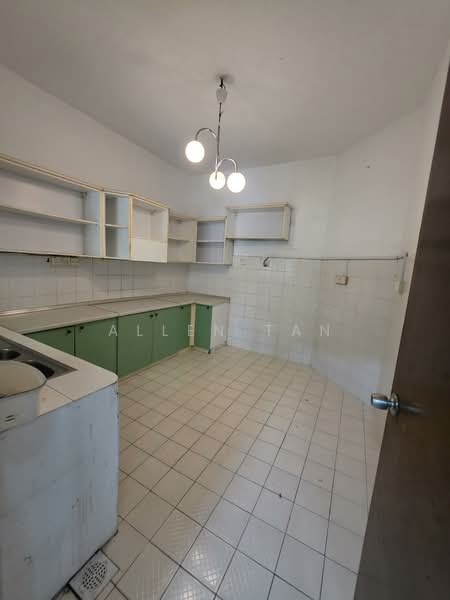 2-storey Terraced House for Rent in Bandar Utama 10 (Bandar Utama) - Allen Tan - Kitchen - PropertyGuru.com.my
