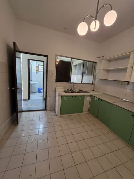 2-storey Terraced House for Rent in Bandar Utama 10 (Bandar Utama) - Allen Tan - Kitchen - PropertyGuru.com.my