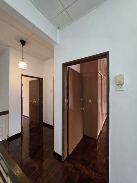 2-storey Terraced House for Rent in Bandar Utama 10 (Bandar Utama) - Allen Tan - Corridor - PropertyGuru.com.my