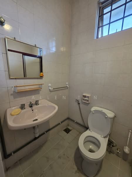 2-storey Terraced House for Rent in Bandar Utama 10 (Bandar Utama) - Allen Tan - Bathroom - PropertyGuru.com.my