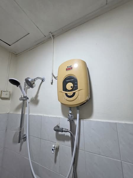 2-storey Terraced House for Rent in Bandar Utama 10 (Bandar Utama) - Allen Tan - Bathroom - PropertyGuru.com.my