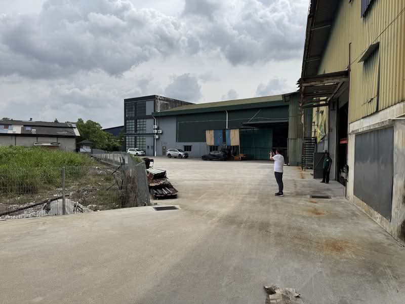Warehouse for Rent in Kampung Baru Sungai Buloh (Sungai Buloh) - Ivan Loo - Exterior - PropertyGuru.com.my