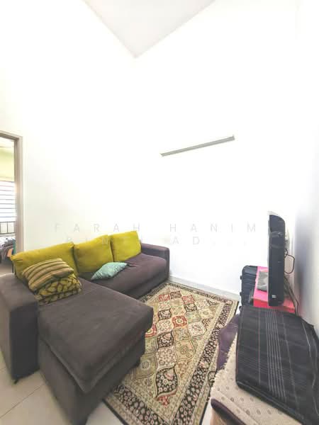 2-storey Terraced House for Sale in Semenyih (Selangor) - FARAH HANIM BINTI AD SUHADAK SUHADAK - Living Room - PropertyGuru.com.my
