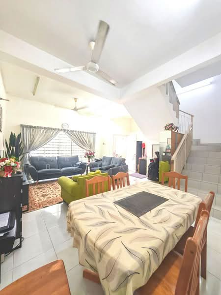 2-storey Terraced House for Sale in Semenyih (Selangor) - FARAH HANIM BINTI AD SUHADAK SUHADAK - Living Room - PropertyGuru.com.my