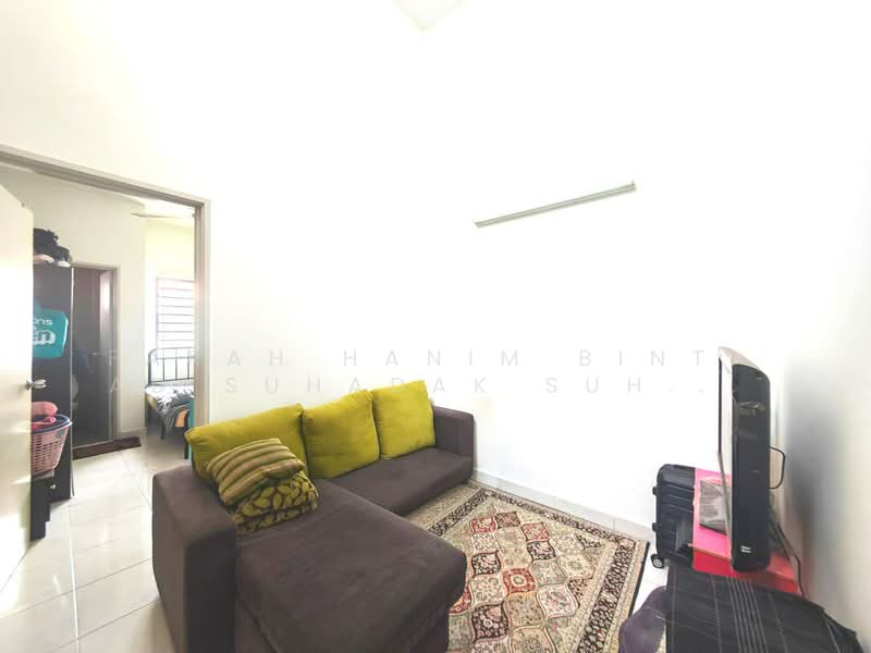 2-storey Terraced House for Sale in Semenyih (Selangor) - FARAH HANIM BINTI AD SUHADAK SUHADAK - Living Room - PropertyGuru.com.my