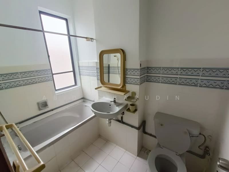 Sri Ayu untuk Untuk Dijual - RM 470,000, Mac 2026 - Bathroom - PropertyGuru.com.my