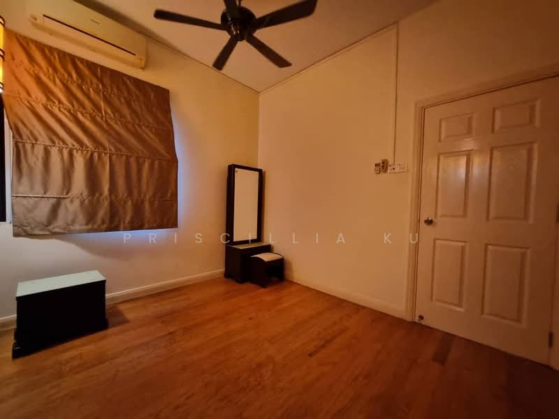 3-storey Terraced House for Sale in Adora (Batu) - Priscillia Ku - Bedroom - PropertyGuru.com.my