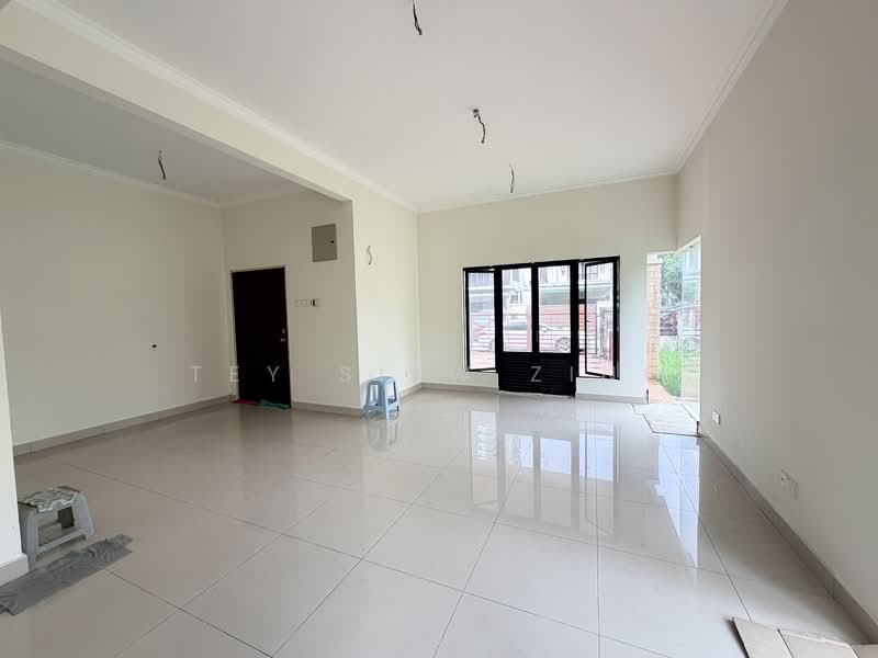 Terraced House for Sale in Bandar Kinrara Seksyen 1 (Bandar Kinrara) - Tey Siew Zing - Living Room - PropertyGuru.com.my