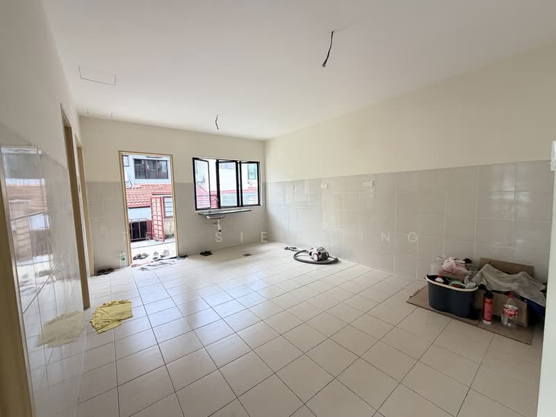 Terraced House for Sale in Bandar Kinrara Seksyen 1 (Bandar Kinrara) - Tey Siew Zing - Kitchen - PropertyGuru.com.my