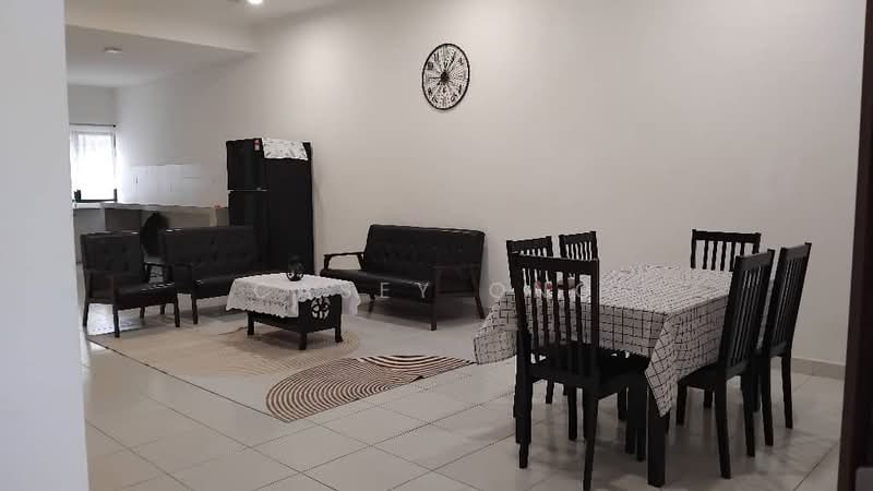 Cluster House for Rent in Rawang (Selangor) - Casey Ong - Living Room - PropertyGuru.com.my