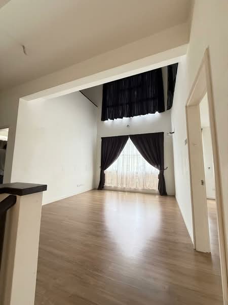 Terraced House for Sale in Bandar Saujana Putra (Tanjong Duabelas) - Lim Jeon - Living Room - PropertyGuru.com.my