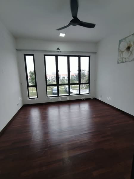 3-storey Terraced House for Sale in Setia Utama (Setia Alam) - Bee Har Chew - Living Room - PropertyGuru.com.my