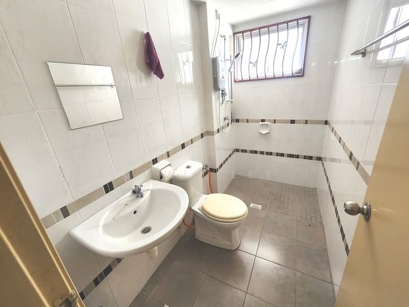 Semi-Detached House for Rent in Seremban (Negeri Sembilan) - Jovie Lee - Bathroom - PropertyGuru.com.my