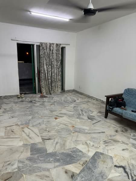 Terraced House for Rent in Bandar Country Homes (Rawang) - Joanne Diong - Living Room - PropertyGuru.com.my