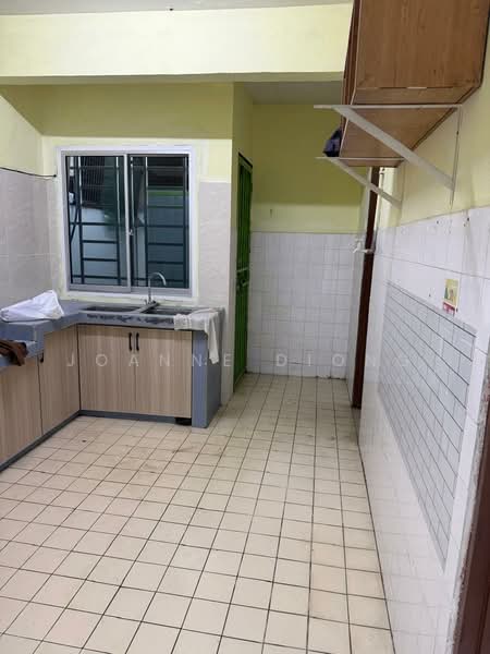 Terraced House for Rent in Bandar Country Homes (Rawang) - Joanne Diong - Kitchen - PropertyGuru.com.my
