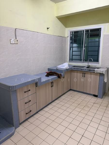Terraced House for Rent in Bandar Country Homes (Rawang) - Joanne Diong - Kitchen - PropertyGuru.com.my