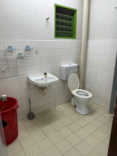 Terraced House for Rent in Bandar Country Homes (Rawang) - Joanne Diong - Bathroom - PropertyGuru.com.my