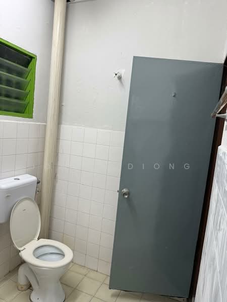 Terraced House for Rent in Bandar Country Homes (Rawang) - Joanne Diong - Bathroom - PropertyGuru.com.my