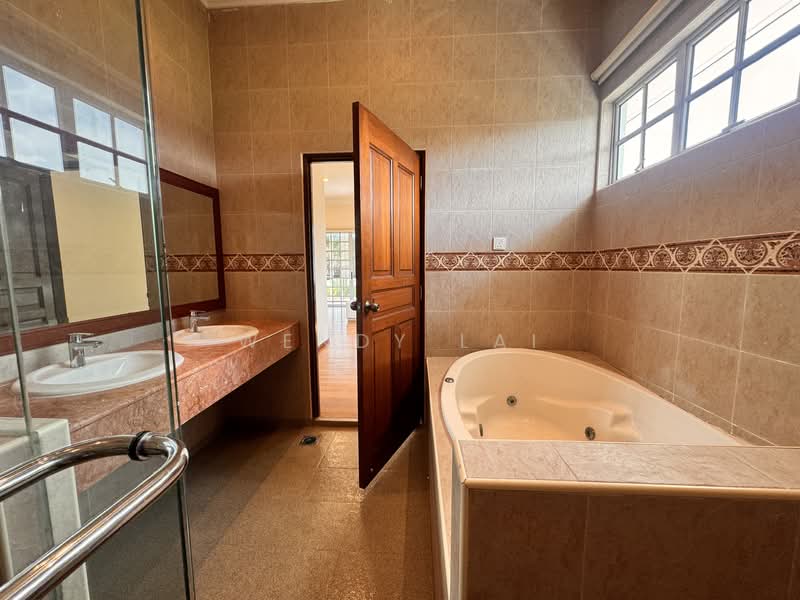 Bungalow for Sale in Leisure Farm (Gelang Patah) - Wendy Lai - Bathroom - PropertyGuru.com.my