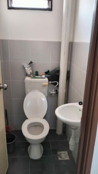 Taman Setia Indah untuk Untuk Disewa - RM 1,600 /bulan, Mac 2026 - Bathroom - PropertyGuru.com.my