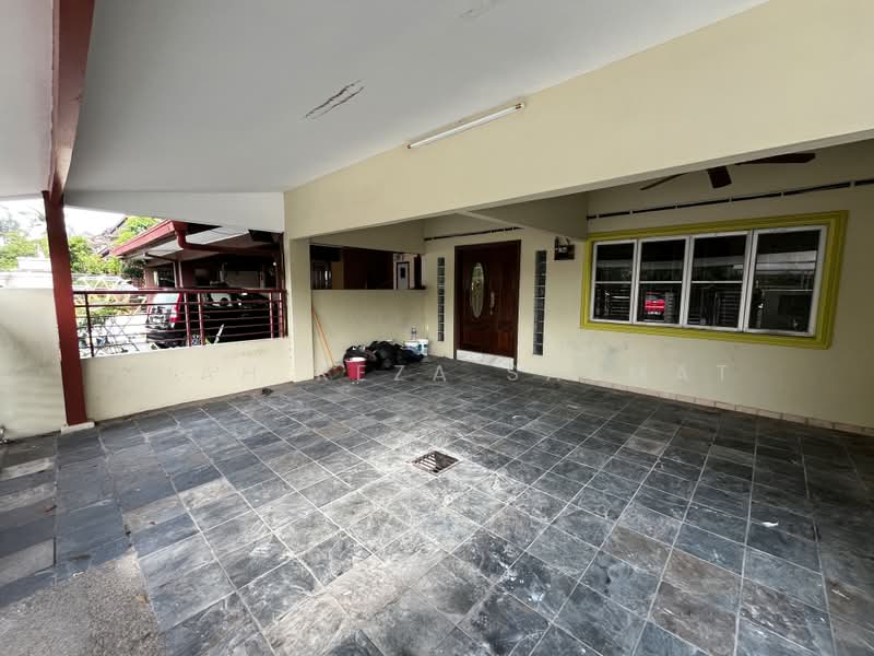 2-storey Terraced House for Sale in Usj 22 (Subang Jaya) - SHAH REZA SASMAT - Exterior - PropertyGuru.com.my