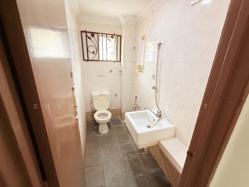 2-storey Terraced House for Sale in Usj 22 (Subang Jaya) - SHAH REZA SASMAT - Bathroom - PropertyGuru.com.my