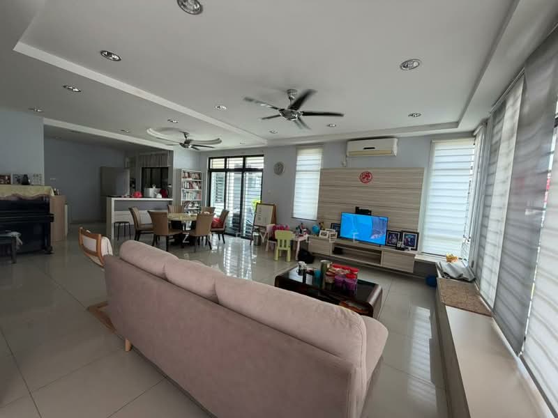 Cluster House for Sale in Taman Skudai Indah (Skudai) - Zoey Lee - Living Room - PropertyGuru.com.my