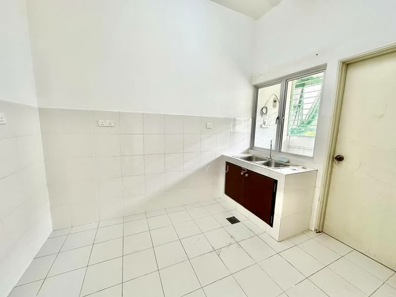 2-storey Terraced House for Sale in Bandar Bukit Raja (Klang) - Deeya Yusof - Kitchen - PropertyGuru.com.my